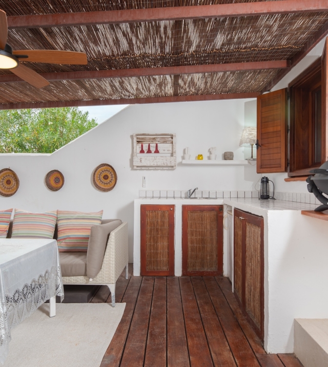 Resa estates Ibiza for sale te koop appartement Santa Gertrudis patio 2.jpg